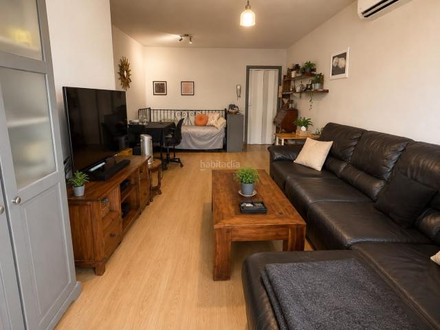 Piso en venta en Barcelona, Sant Ramon Maternitat. Elegante vivienda reformada, en una de las comunidades residenciales más prestigiosas de la zona de Camp Nou. Pisos.