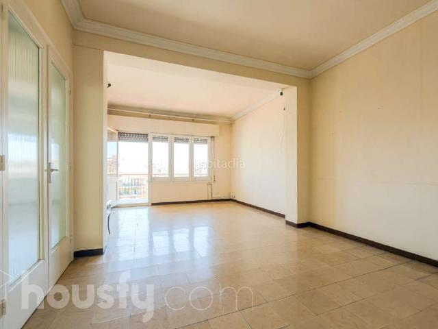 Piso en venta en Barcelona, Sant Ramon Maternitat. Pisos.