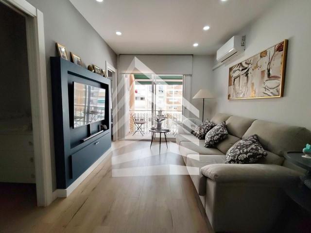 Piso en venta en Barcelona, Sant Ramon Maternitat. Pisos.