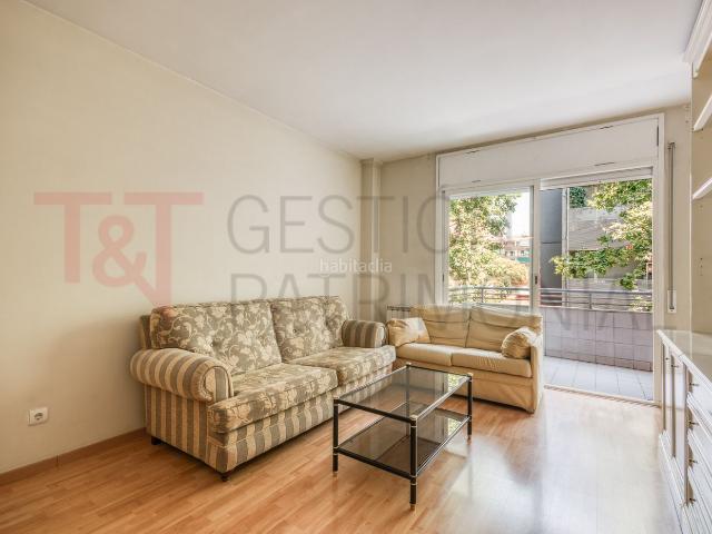 Piso en venta en Barcelona, Sants Badal. Amplio, 3 hab. suite, mucha luz natural. Pisos.