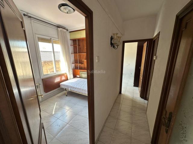 Piso en venta en Barcelona, Sants Badal. PISO A LA VENTA EN BACARDI, BARCELONA. Pisos.