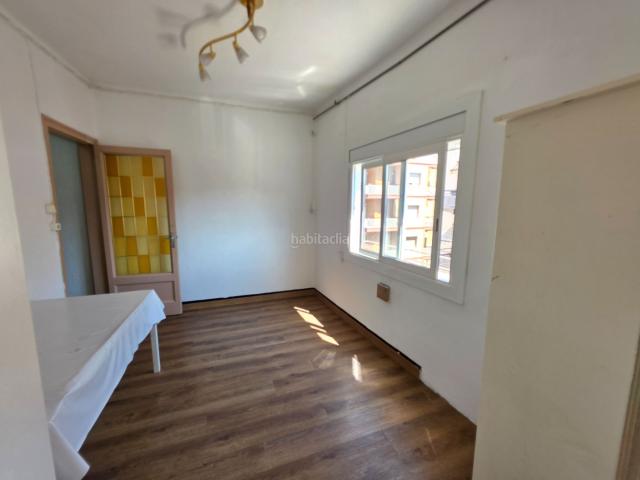Piso en venta en Barcelona, Sants Badal. Piso alto con doble orientación. Pisos.