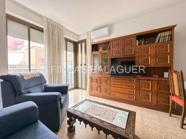 Piso en venta en Barcelona, Sants Badal. PISO CON 3 HABITACIONES EN SANTS. Pisos.