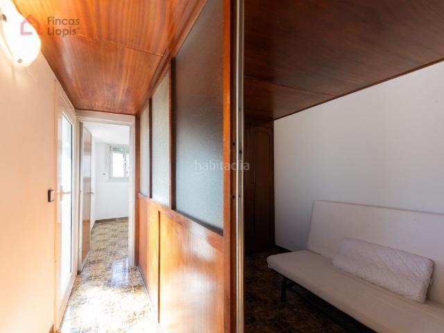 Piso en venta en Barcelona, Sants Badal. PISO CON TERRAZA EN BUENA ZONA. Pisos.