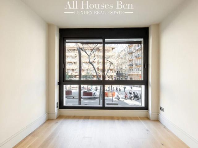 Piso en venta en Barcelona, Sants Badal. Piso de Obra Nueva con Terraza. Pisos.