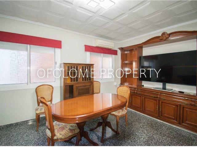 Piso en venta en Barcelona, Sants Badal. Piso en Venta a lado de Camp Nou BARCELONA. Pisos.