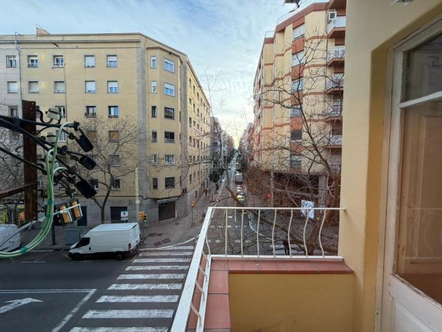 Piso en venta en Barcelona, Sants Badal. Pisos.