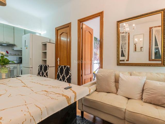 Piso en venta en Barcelona, Sants. EXTERIOR 2 DORMITORIOS DOBLES 1 BAÑO TERCERA PLANTA FINCA CLÁSICA ITE OK UBICACION EXCELENTE SERVICIOS COMUNICACIONES ASCEN. Pisos.
