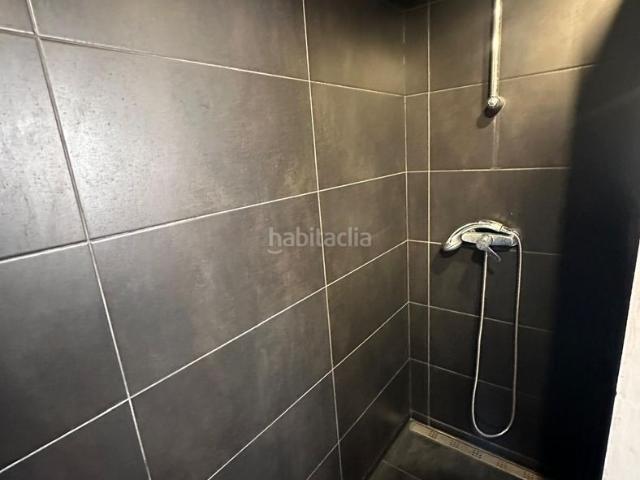 Piso en venta en Barcelona, Sants. Piso de 39 m con 2 dormitorios y terraza en Galileu, Barcelona. Pisos.