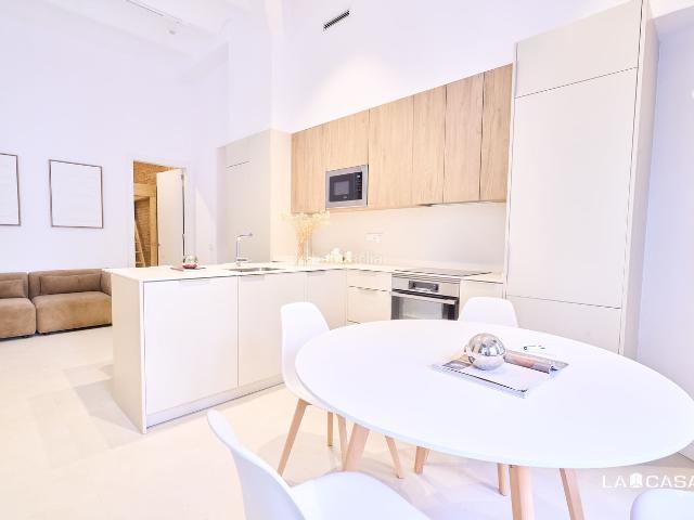 Piso en venta en Barcelona, Sants. Piso de 79m2 en venta en Calle dOlzinelles. Pisos.
