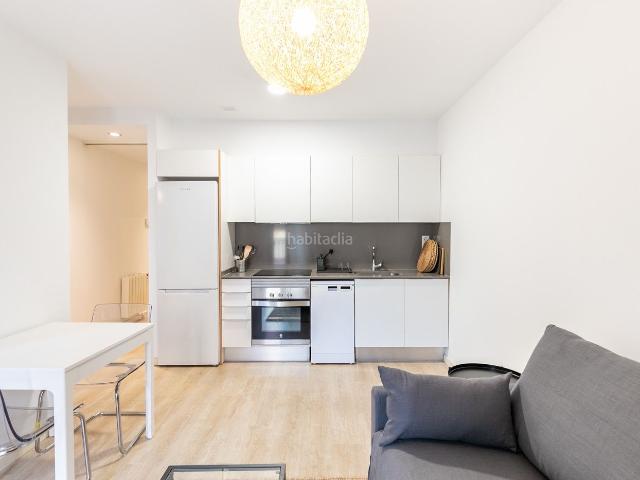 Piso en venta en Barcelona, Sants. Piso en Sants en finca rehabilitada. Pisos.