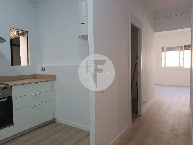 Piso en venta en Barcelona, Sants. Piso en venta en Sants, en la calle Violant dHongria. Pisos.