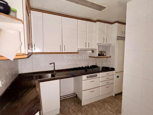 Piso en venta en Barcelona, Sants. PISO LUMINOSO CON BALCON. Pisos.