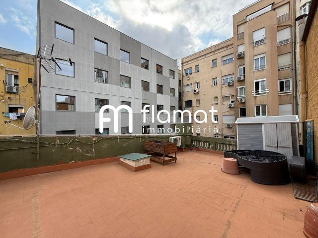 Piso en venta en Barcelona, Sagrada Família. Ático único en psg Gaiolà. Pisos.