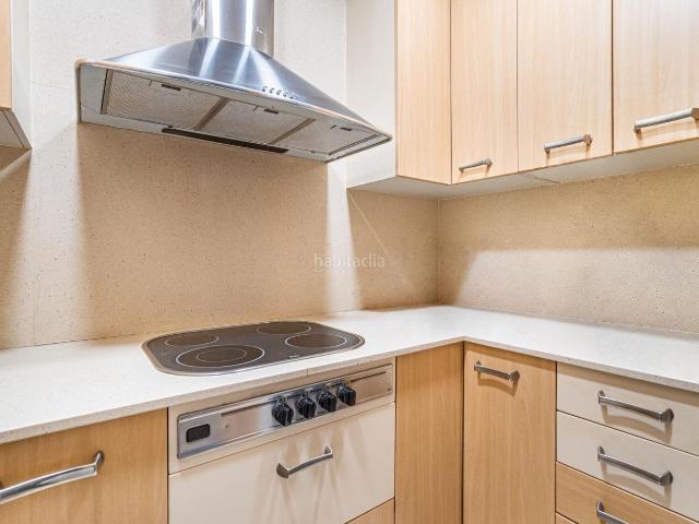 Piso en venta en Barcelona, Sagrada Família. Bonita Vivienda con Balcón y Vistas a Sagrada Familia. Pisos.