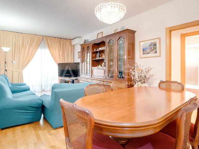 Piso en venta en Barcelona, Sagrada Família. GRAN OPORTUNIDAD EN BARCELONA!. Pisos.