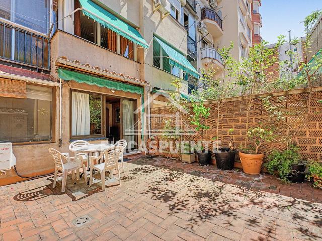 Piso en venta en Barcelona, Sagrada Família. Espectacular piso con terraza. Pisos.