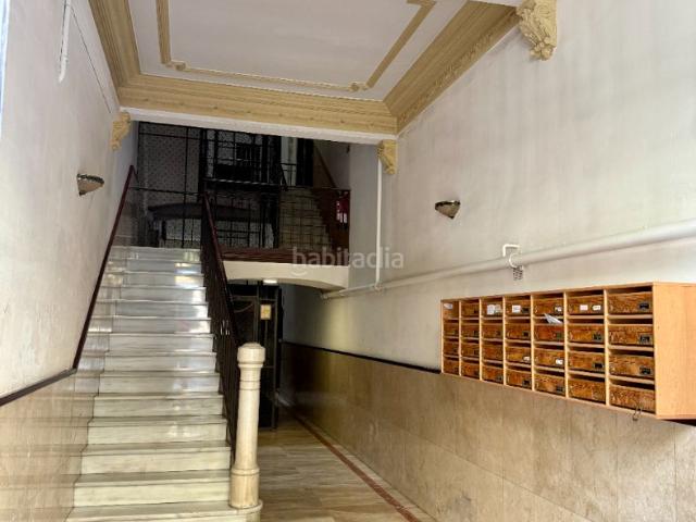 Piso en venta en Barcelona, Sagrada Família. Finca clásica con los techos altos y volta catalana, muy cerca de Sagrada Familia. Pisos.