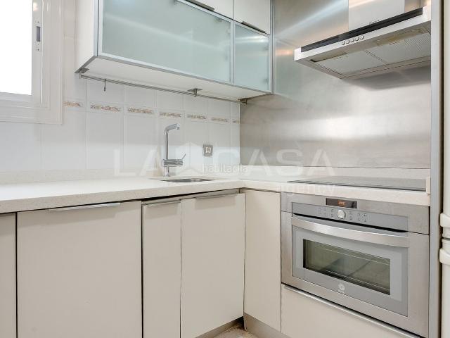 Piso en venta en Barcelona, Sagrada Família. IDEAL PISO EN CALLE SARDENYA. Pisos.