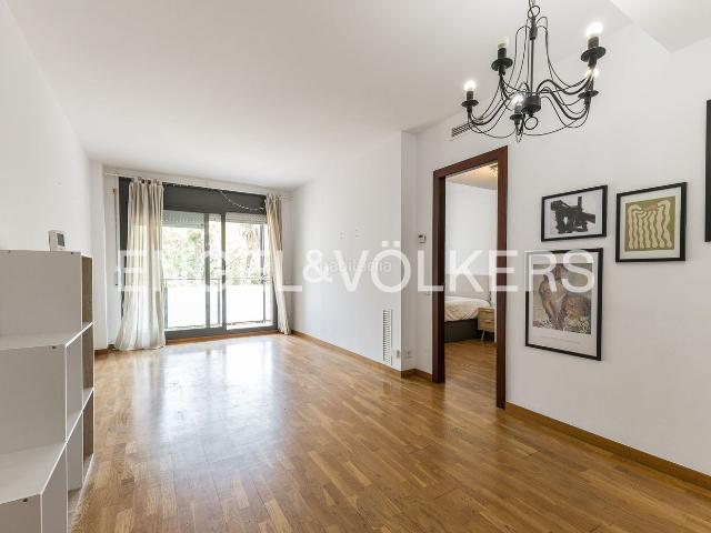Piso en venta en Barcelona, Sagrada Família. Magnífico piso de 3 dormitorios exteriores con terraza. Pisos.