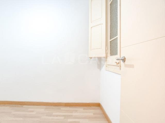Piso en venta en Barcelona, Sagrada Família. PISO A LA VENTA En Calle SARDENYA, BARCELONA, Barcelona, Catalunya, España. Pisos.