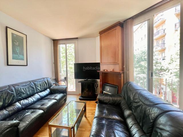 Piso en venta en Barcelona, Sagrada Família. Piso en Eixample 4 Habitaciones, 2 baños y Balcón. Pisos.