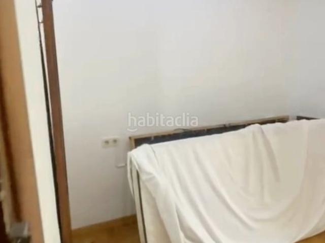 Piso en venta en Barcelona, Sagrada Família. PISO EXTERIOR CON BALCÓN Y TERRAZA. Pisos.