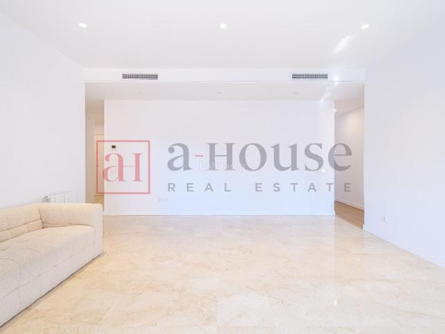 Piso en venta en Barcelona, Sagrada Família. PISO REFORMADO CON BALCÓN EN LA SAGRADA FAMILIA. Pisos.