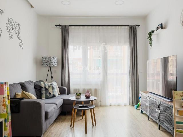 Piso en venta en Barcelona, Sagrada Família. Piso reformado en Exaimple. Pisos.