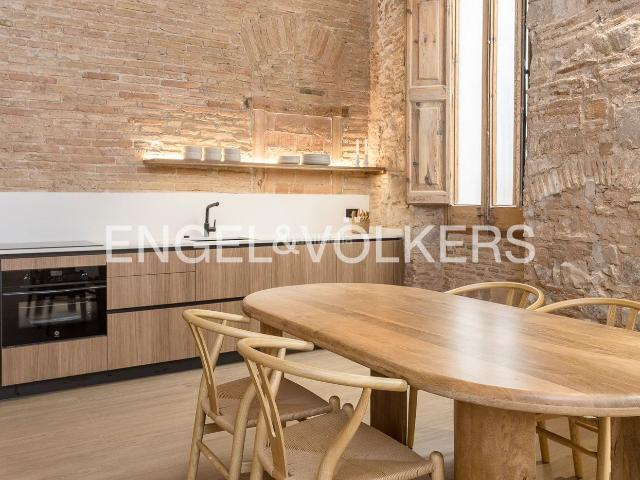 Piso en venta en Barcelona, St. Pere Sta. Caterina El Born. Exclusivo Apartamento Histórico en El Born Una Joya en ubicación inmejorable. Pisos.