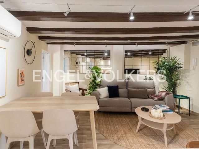 Piso en venta en Barcelona, St. Pere Sta. Caterina El Born. Encantador apartamento reformado en el Borne. Pisos.