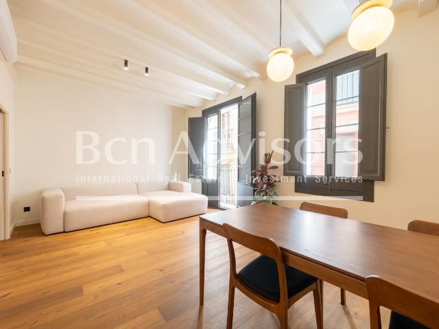 Piso en venta en Barcelona, St. Pere Sta. Caterina El Born. Fantástico piso reformado a estrenar con bóveda catalana en El Born. Pisos.