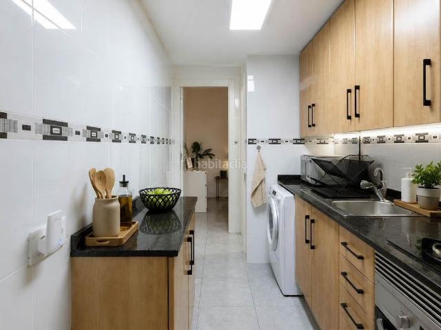 Piso en venta en Barcelona, St. Pere Sta. Caterina El Born. Inmobiliaria en Barcelona Gotic. Venta de piso exterior reformado. Pisos.