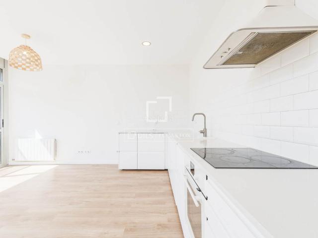 Piso en venta en Barcelona, St. Pere Sta. Caterina El Born. Piso de 3 dormitorios en venta en El Born, Barcelona. Pisos.