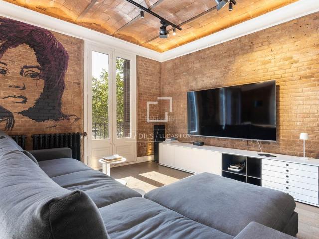Piso en venta en Barcelona, St. Pere Sta. Caterina El Born. Piso en excelentes condiciones de 2 dormitorios con 7m terraza en venta en El Born. Pisos.