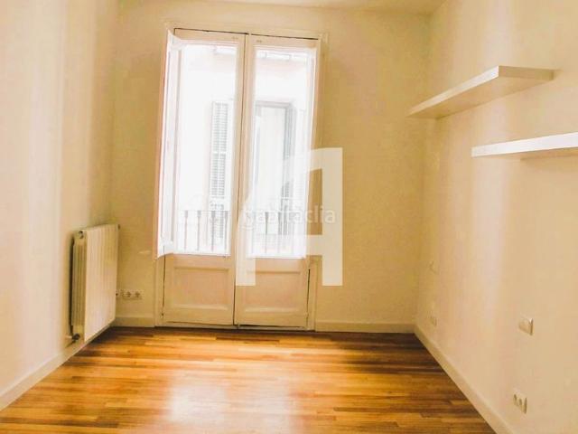 Piso en venta en Barcelona, St. Pere Sta. Caterina El Born. PISO REFORMADO A POCA DISTANCIA DE LA BASÍLICA DE SANTA MARÍA. Pisos.