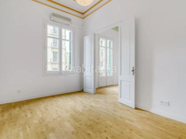 Piso en venta en Barcelona, St. Pere Sta. Caterina El Born. VENDE EXCLUSIVA VIVIENDA EN FINCA REGIA BARCELONA. Pisos.