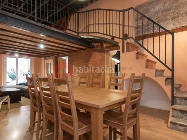 Piso en venta en Barcelona, St. Pere Sta. Caterina El Born. Vivienda con terraza en Santa Caterina i la Ribera con rentabilidad. Pisos.