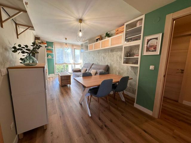 Piso en venta en Bárcena de Cicero. Coqueto piso de 2 habitaciones en Treto, totalmente amueblado, Para entrar a vivir. Pisos Bárcena de.