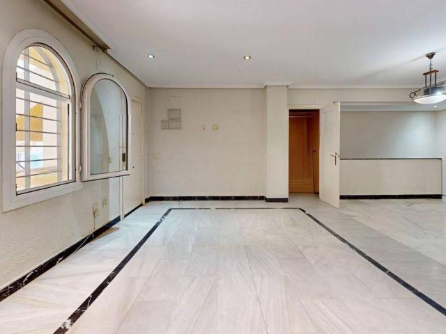 Piso en Venta en Barrio Bajo