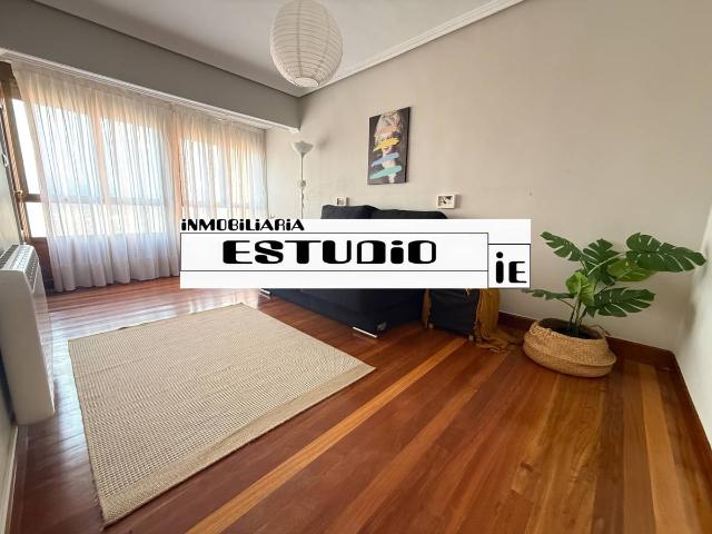 Piso en Venta en Barrio de Uribarri