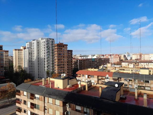 Piso en Venta en Barrio de Campanar