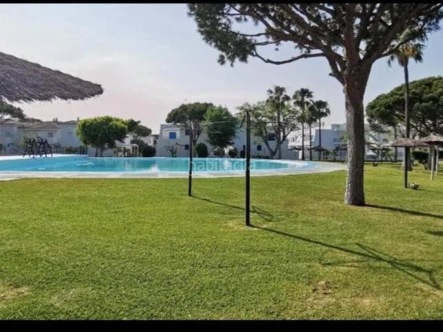 Piso en venta en Chiclana de la Frontera, La Barrosa. Adosado en la segunda pista de la barrosa. A 3 min andando de la playa. Pisos Chiclana de la.
