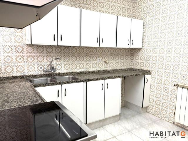Piso en venta en Bellpuig. Amplíssim pis de 4 habitacions en venda a Bellpuig Gran oportunitat!. Pisos.