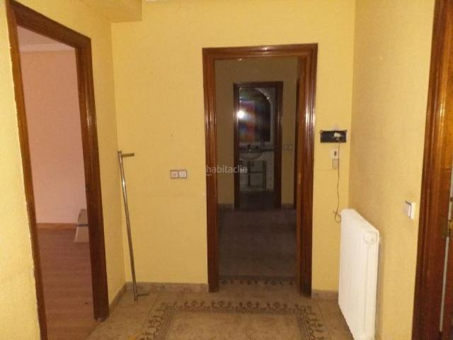 Piso en venta en Bembibre. Gran oportunidad de comprar una vivienda en la localidad de Bembibre en León. No dejes pasar esta gran ocasión de adquirir en prop. Pisos.
