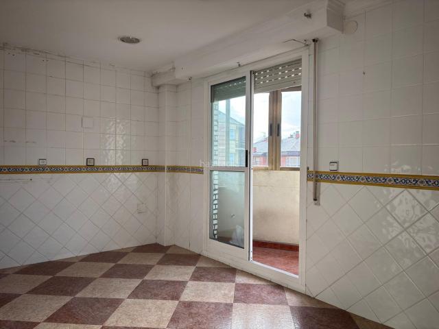Piso en venta en Bembibre. VENTA DE PISO CON GARAJE EN BEMBIBRE. Pisos.