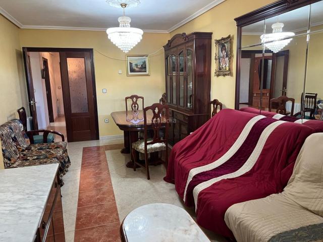Piso en venta en Benavente. Piso en venta en Benavente con ascensor, a 10 minutos del centro. Pisos.