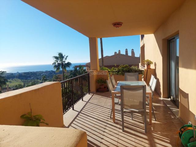 Piso en venta en Benahavís, El Paraíso. Amplio apartamento en esquina en primera planta con espectaculares vistas panorámicas!. Pisos.