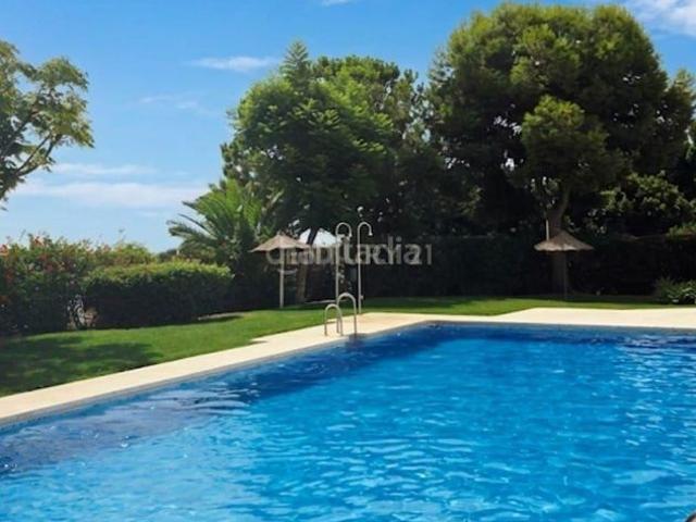 Piso en venta en Benalmádena, Arroyo de la Miel. GRAN OPOURTUNIDAD DE INVERSIÓN NUDA PROPIEDAD en zona tranquila y excelente ubicación. Pisos.