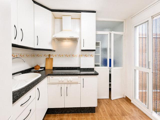 Piso en venta en Benalmádena, Centro. Piso con garaje y trastero, 3 dormitorios, vistas panorámicas desde la terraza compartida. Pisos.